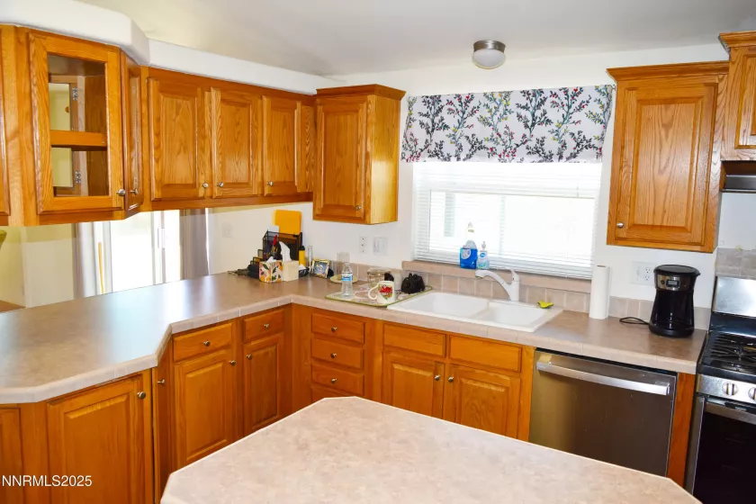 3 Smoke Tree, Yerington, Nevada 89447, 3 Bedrooms Bedrooms, ,2 BathroomsBathrooms,Residential,Residential,Smoke Tree,250050106