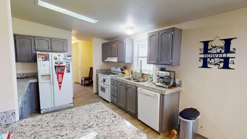 100 Mount Lewis, Battle Mountain, Nevada 89820, 3 Bedrooms Bedrooms, ,2 BathroomsBathrooms,Residential,Residential,Mount Lewis,250050110