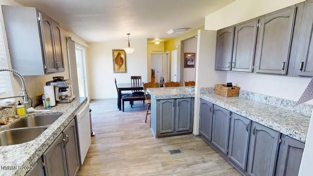 100 Mount Lewis, Battle Mountain, Nevada 89820, 3 Bedrooms Bedrooms, ,2 BathroomsBathrooms,Residential,Residential,Mount Lewis,250050110
