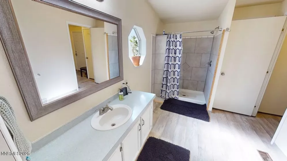 100 Mount Lewis, Battle Mountain, Nevada 89820, 3 Bedrooms Bedrooms, ,2 BathroomsBathrooms,Residential,Residential,Mount Lewis,250050110