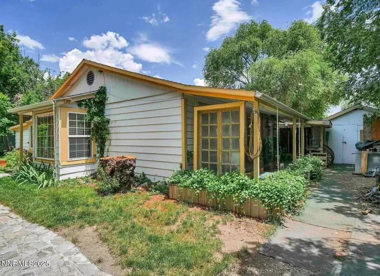 1303 Division, Carson City, Nevada 89703, 3 Bedrooms Bedrooms, ,2 BathroomsBathrooms,Residential,Residential,Division,250050112