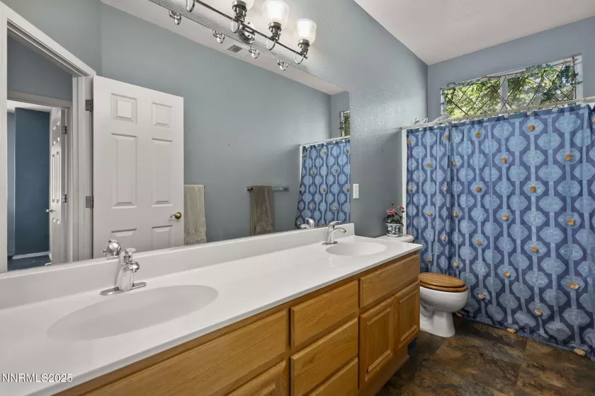 9629 Thunder Mountain, Reno, Nevada 89521, 4 Bedrooms Bedrooms, ,3 BathroomsBathrooms,Residential,Residential,Thunder Mountain,250050115