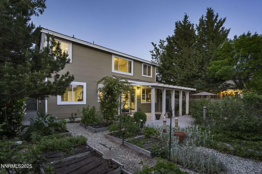 9629 Thunder Mountain, Reno, Nevada 89521, 4 Bedrooms Bedrooms, ,3 BathroomsBathrooms,Residential,Residential,Thunder Mountain,250050115