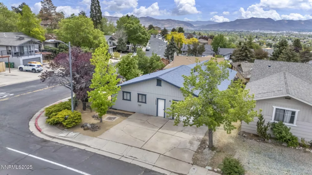 3040 Scottsdale, Reno, Nevada 89512, 5 Bedrooms Bedrooms, ,3 BathroomsBathrooms,Residential,Residential,Scottsdale,250050116