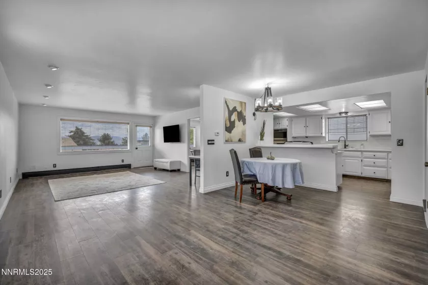 3040 Scottsdale, Reno, Nevada 89512, 5 Bedrooms Bedrooms, ,3 BathroomsBathrooms,Residential,Residential,Scottsdale,250050116