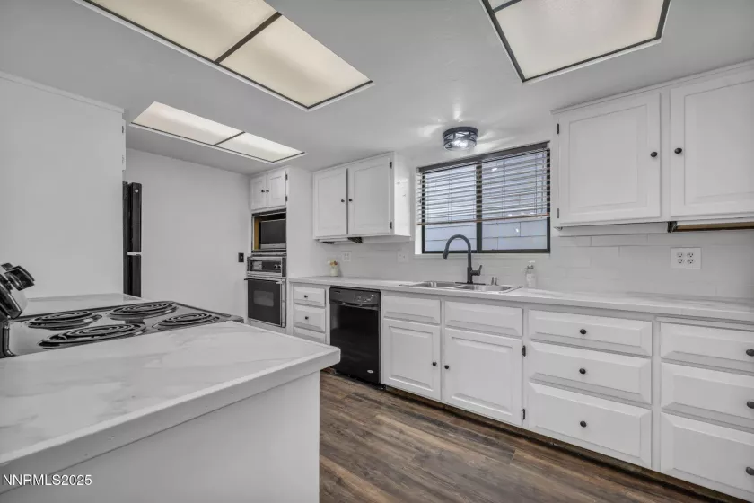 3040 Scottsdale, Reno, Nevada 89512, 5 Bedrooms Bedrooms, ,3 BathroomsBathrooms,Residential,Residential,Scottsdale,250050116