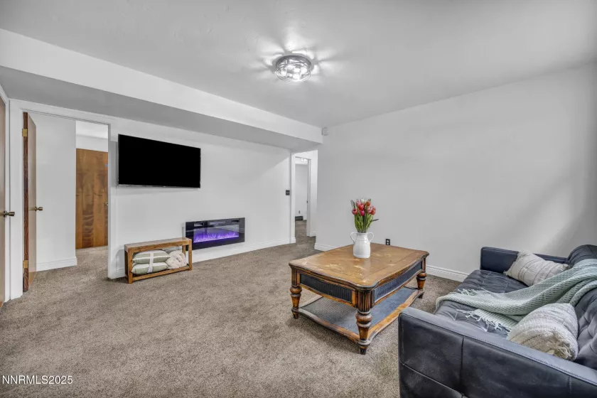 3040 Scottsdale, Reno, Nevada 89512, 5 Bedrooms Bedrooms, ,3 BathroomsBathrooms,Residential,Residential,Scottsdale,250050116
