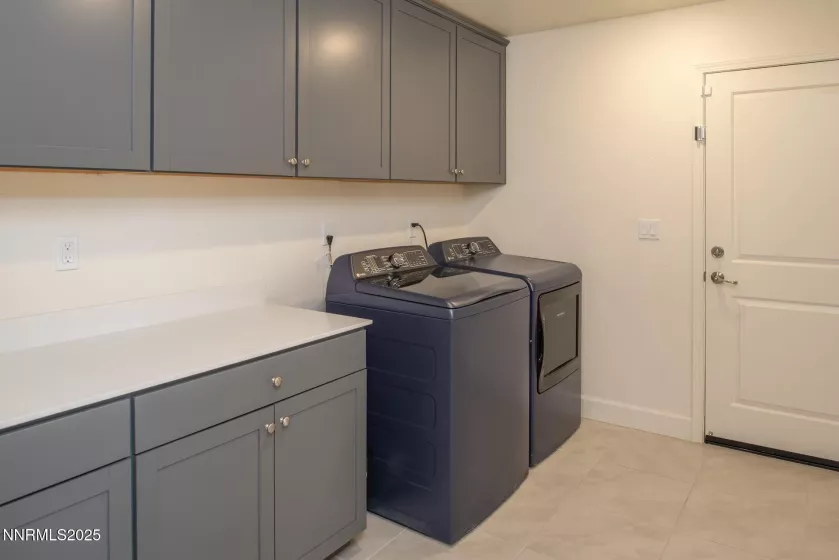 215 Great Vine, Sparks, Nevada 89441, 4 Bedrooms Bedrooms, ,3 BathroomsBathrooms,Residential,Residential,Great Vine,250050118