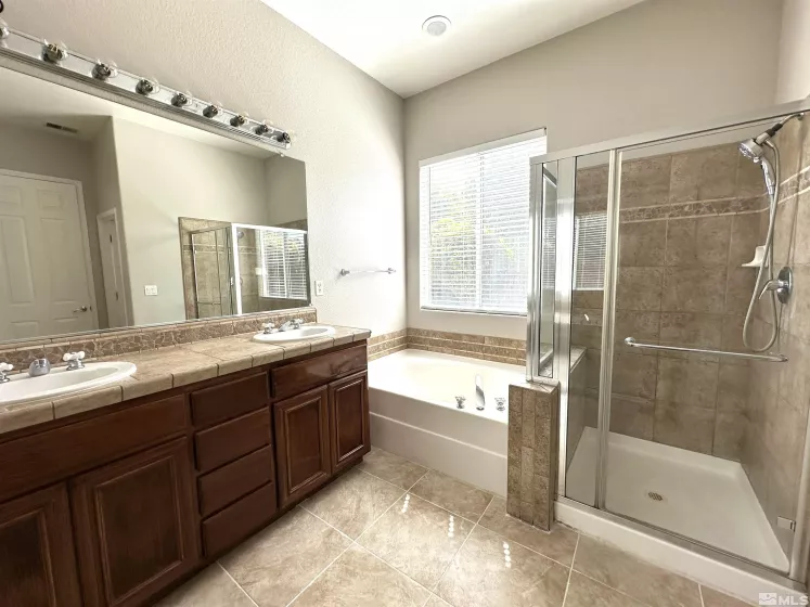 10599 Crystal Bay, Reno, Nevada 89521, 3 Bedrooms Bedrooms, ,2 BathroomsBathrooms,Residential,Residential,Crystal Bay,250006521