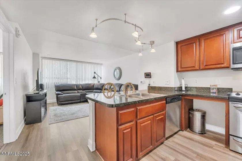 450 Arlington, Reno, Nevada 89503, 1 Bedroom Bedrooms, ,1 BathroomBathrooms,Residential,Residential,Arlington,250050124