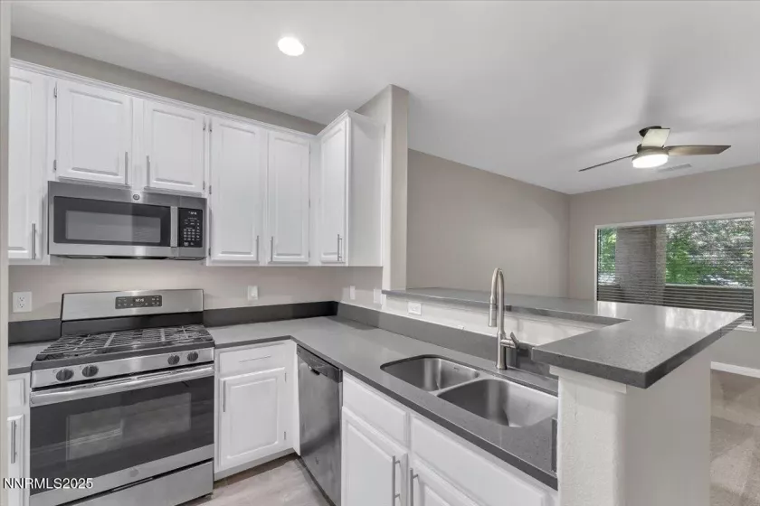 900 Meadows, Reno, Nevada 89521, 2 Bedrooms Bedrooms, ,2 BathroomsBathrooms,Residential,Residential,Meadows,250050140