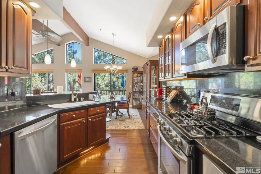 400 Fairview, Incline Village, Nevada 89451, 4 Bedrooms Bedrooms, ,4 BathroomsBathrooms,Residential,Residential,Fairview,250002304