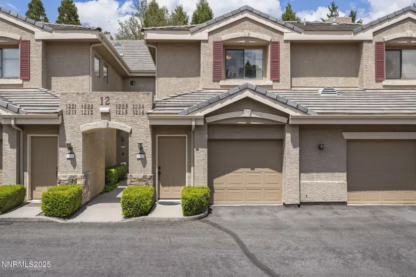 900 Meadows, Reno, Nevada 89521, 2 Bedrooms Bedrooms, ,2 BathroomsBathrooms,Residential,Residential,Meadows,250050171