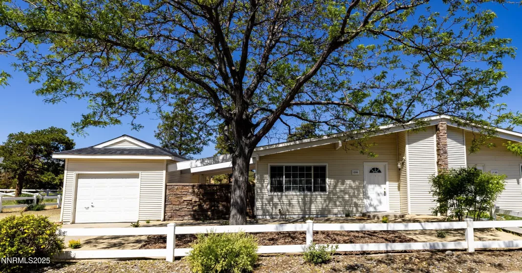 12101 Green Mountain, Reno, Nevada 89506, 3 Bedrooms Bedrooms, ,1 BathroomBathrooms,Residential,Residential,Green Mountain,250050151