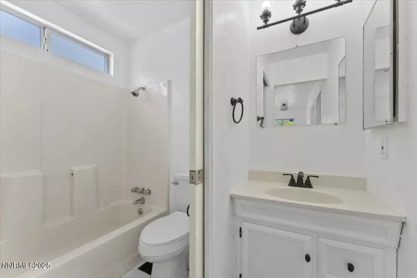 983 Glen Meadow, Sparks, Nevada 89434, 5 Bedrooms Bedrooms, ,3 BathroomsBathrooms,Residential,Residential,Glen Meadow,250050172