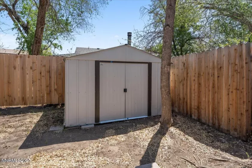 983 Glen Meadow, Sparks, Nevada 89434, 5 Bedrooms Bedrooms, ,3 BathroomsBathrooms,Residential,Residential,Glen Meadow,250050172