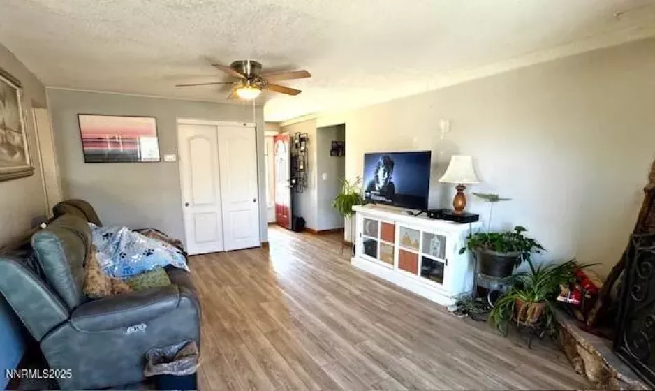 2265 Dakota, Reno, Nevada 89506, 4 Bedrooms Bedrooms, ,2 BathroomsBathrooms,Residential,Residential,Dakota,250050173