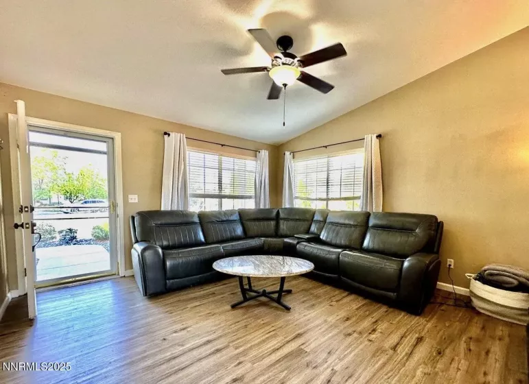 7203 Leonardo, Sun Valley, Nevada 89433, 3 Bedrooms Bedrooms, ,2 BathroomsBathrooms,Residential,Residential,Leonardo,250050177