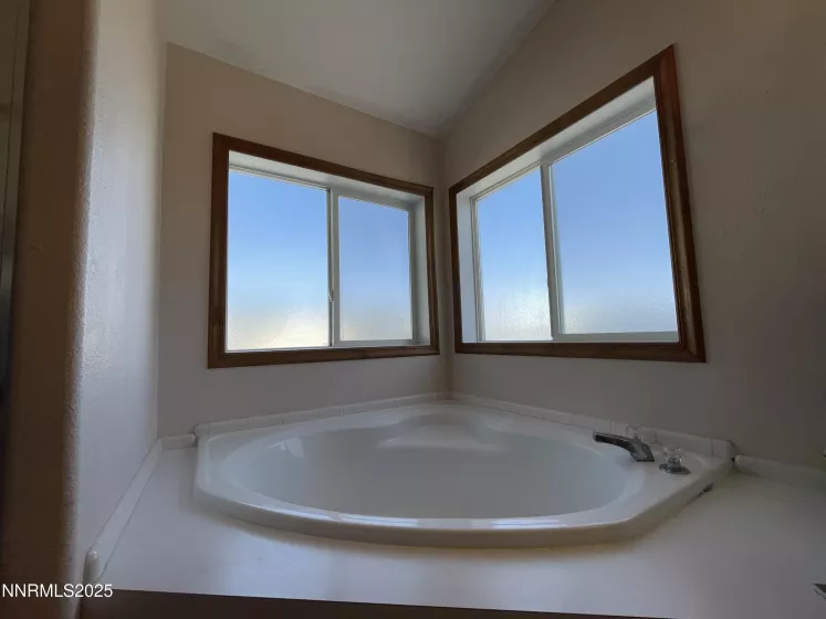 6305 Silver Knolls, Winnemucca, Nevada 89445, 3 Bedrooms Bedrooms, ,2 BathroomsBathrooms,Residential,Residential,Silver Knolls,250050184