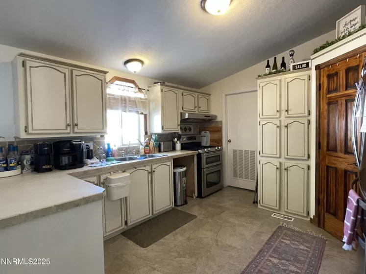 6305 Silver Knolls, Winnemucca, Nevada 89445, 3 Bedrooms Bedrooms, ,2 BathroomsBathrooms,Residential,Residential,Silver Knolls,250050184