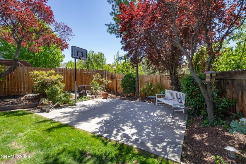 1635 Black Oak, Sparks, Nevada 89436, 5 Bedrooms Bedrooms, ,3 BathroomsBathrooms,Residential,Residential,Black Oak,250050187