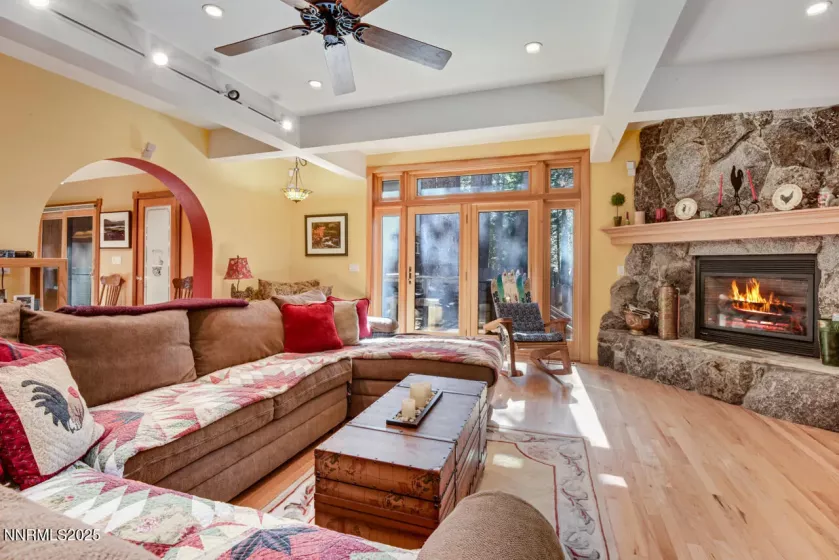 1724 Mohican, South Lake Tahoe, California 96150, 3 Bedrooms Bedrooms, ,3 BathroomsBathrooms,Residential,Residential,Mohican,250050192