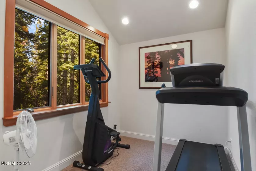 1724 Mohican, South Lake Tahoe, California 96150, 3 Bedrooms Bedrooms, ,3 BathroomsBathrooms,Residential,Residential,Mohican,250050192
