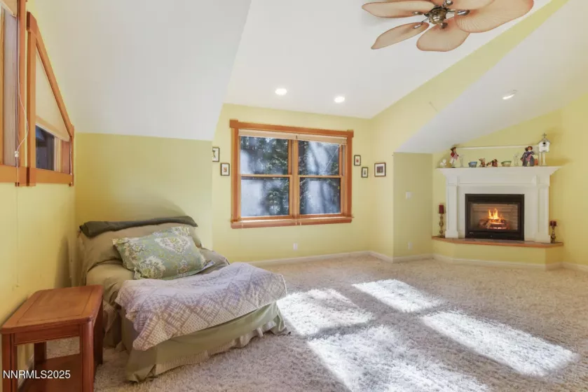1724 Mohican, South Lake Tahoe, California 96150, 3 Bedrooms Bedrooms, ,3 BathroomsBathrooms,Residential,Residential,Mohican,250050192