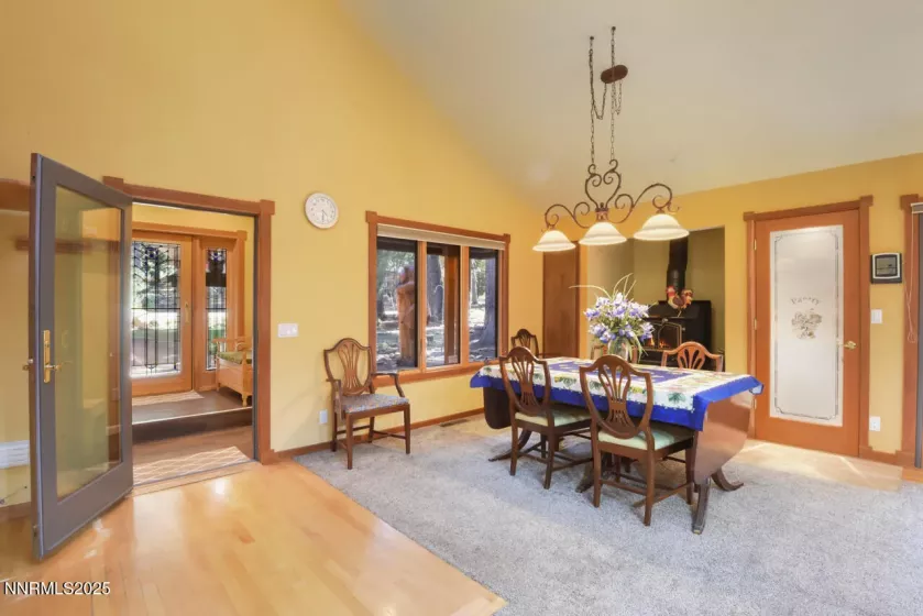 1724 Mohican, South Lake Tahoe, California 96150, 3 Bedrooms Bedrooms, ,3 BathroomsBathrooms,Residential,Residential,Mohican,250050192