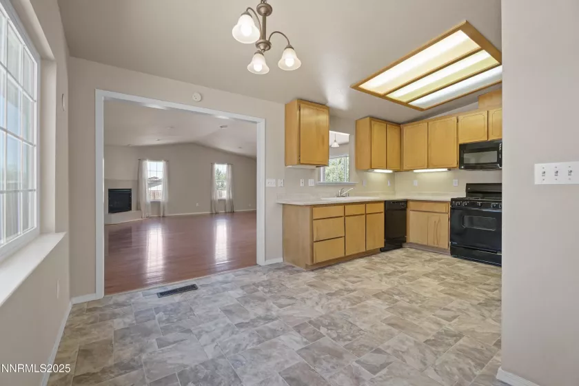 546 Yellow Jacket, Dayton, Nevada 89403, 3 Bedrooms Bedrooms, ,2 BathroomsBathrooms,Residential,Residential,Yellow Jacket,250050217