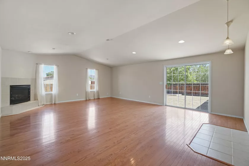 546 Yellow Jacket, Dayton, Nevada 89403, 3 Bedrooms Bedrooms, ,2 BathroomsBathrooms,Residential,Residential,Yellow Jacket,250050217