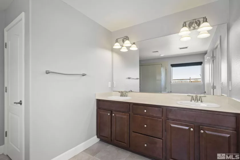 7760 Sonic, Sparks, Nevada 89436, 4 Bedrooms Bedrooms, ,3 BathroomsBathrooms,Residential,Residential,Sonic,250005091