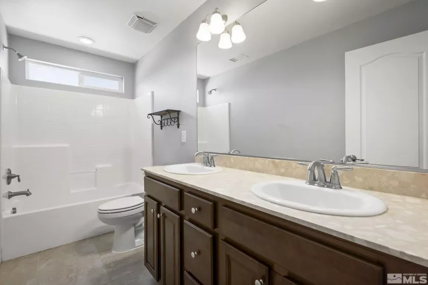 7760 Sonic, Sparks, Nevada 89436, 4 Bedrooms Bedrooms, ,3 BathroomsBathrooms,Residential,Residential,Sonic,250005091
