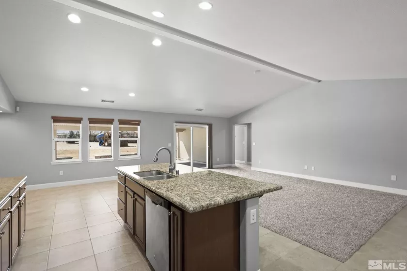 7760 Sonic, Sparks, Nevada 89436, 4 Bedrooms Bedrooms, ,3 BathroomsBathrooms,Residential,Residential,Sonic,250005091