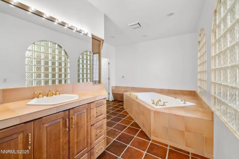 390 Sylvan, Verdi, Nevada 89439, 4 Bedrooms Bedrooms, ,5 BathroomsBathrooms,Residential,Residential,Sylvan,250050202