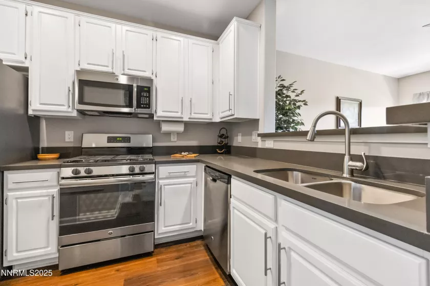 900 Meadows, Reno, Nevada 89521, 2 Bedrooms Bedrooms, ,2 BathroomsBathrooms,Residential,Residential,Meadows,250050206