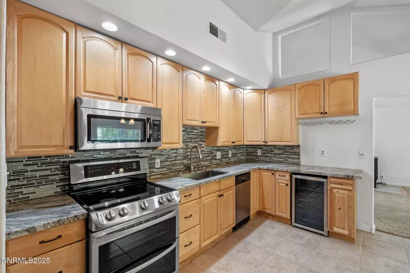 17860 Virginia, Reno, Nevada 89521, 3 Bedrooms Bedrooms, ,2 BathroomsBathrooms,Residential,Residential,Virginia,250050208