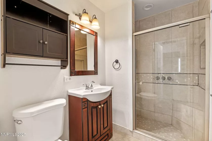2nd Bathroom