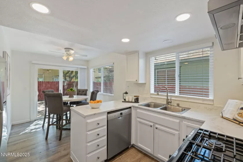 1821 Fargo, Sparks, Nevada 89434, 3 Bedrooms Bedrooms, ,2 BathroomsBathrooms,Residential,Residential,Fargo,250050227