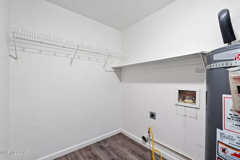1821 Fargo, Sparks, Nevada 89434, 3 Bedrooms Bedrooms, ,2 BathroomsBathrooms,Residential,Residential,Fargo,250050227