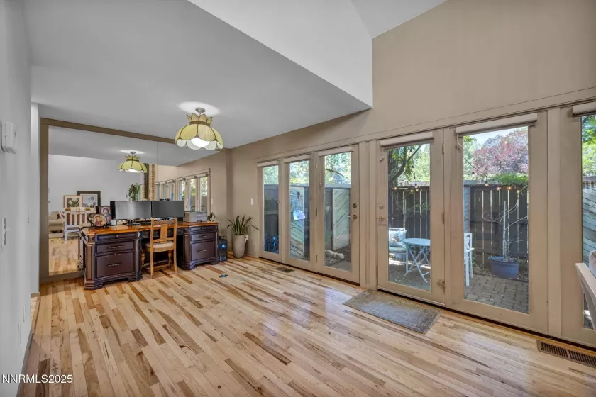 4307 Clyde, Reno, Nevada 89509, 2 Bedrooms Bedrooms, ,3 BathroomsBathrooms,Residential,Residential,Clyde,250050229