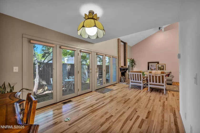 4307 Clyde, Reno, Nevada 89509, 2 Bedrooms Bedrooms, ,3 BathroomsBathrooms,Residential,Residential,Clyde,250050229