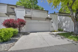 4307 Clyde, Reno, Nevada 89509, 2 Bedrooms Bedrooms, ,3 BathroomsBathrooms,Residential,Residential,Clyde,250050229