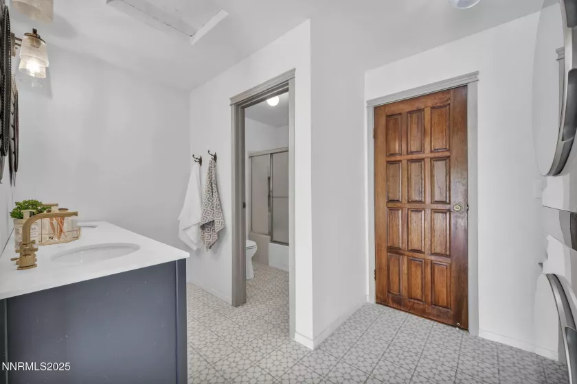 4307 Clyde, Reno, Nevada 89509, 2 Bedrooms Bedrooms, ,3 BathroomsBathrooms,Residential,Residential,Clyde,250050229
