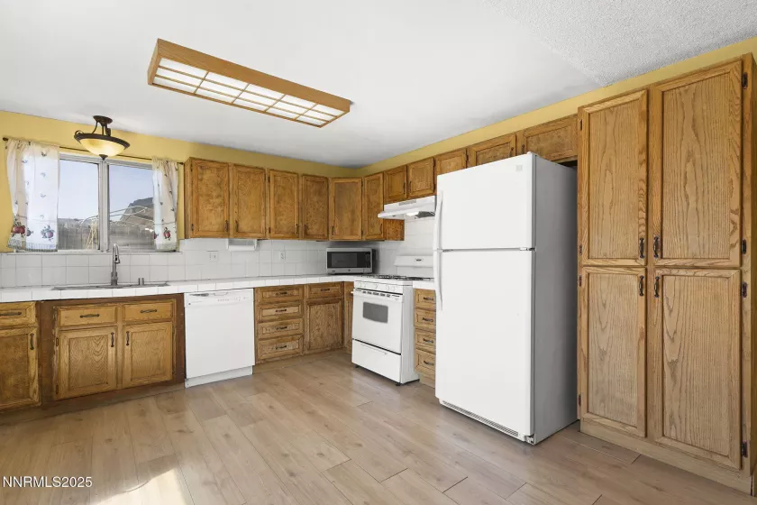 12 Patterson, Sparks, Nevada 89436, 3 Bedrooms Bedrooms, ,2 BathroomsBathrooms,Residential,Residential,Patterson,250050245