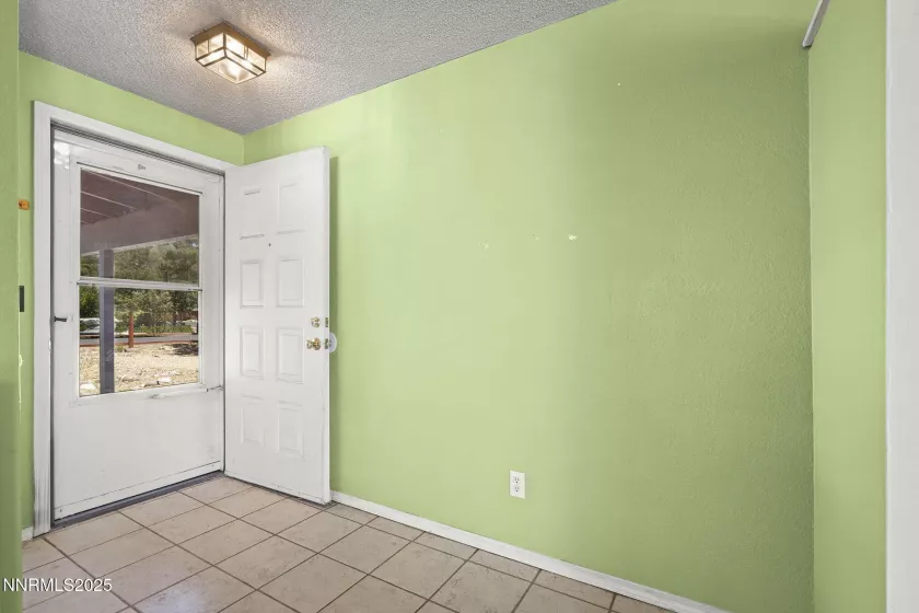 12 Patterson, Sparks, Nevada 89436, 3 Bedrooms Bedrooms, ,2 BathroomsBathrooms,Residential,Residential,Patterson,250050245