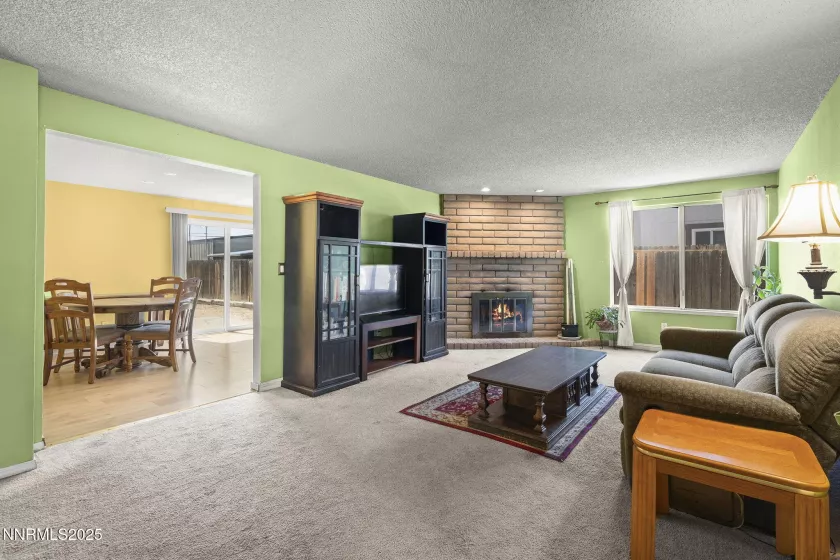 12 Patterson, Sparks, Nevada 89436, 3 Bedrooms Bedrooms, ,2 BathroomsBathrooms,Residential,Residential,Patterson,250050245
