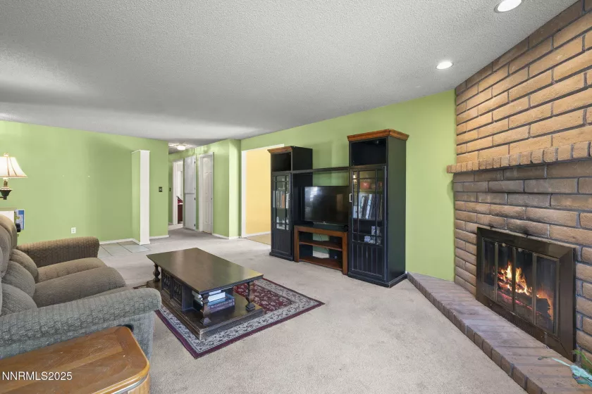 12 Patterson, Sparks, Nevada 89436, 3 Bedrooms Bedrooms, ,2 BathroomsBathrooms,Residential,Residential,Patterson,250050245