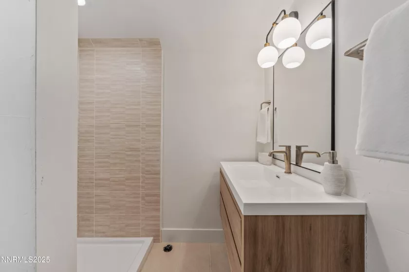 DAYLIGHT BASEMET BATHROOM