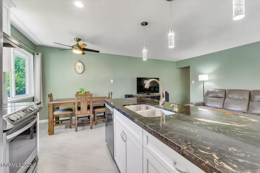 5030 Tahiti, Reno, Nevada 89502, 2 Bedrooms Bedrooms, ,1 BathroomBathrooms,Residential,Residential,Tahiti,250050251